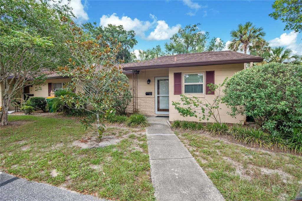 For Sale: $162,000 (2 beds, 2 baths, 979 Square Feet)