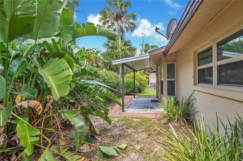 For Sale: $162,000 (2 beds, 2 baths, 979 Square Feet)