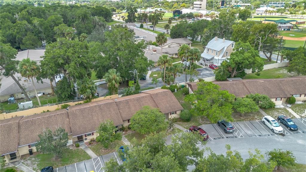 For Sale: $162,000 (2 beds, 2 baths, 979 Square Feet)