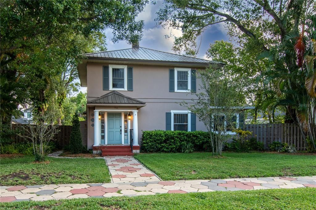 Recently Sold: $1,150,000 (4 beds, 3 baths, 1999 Square Feet)