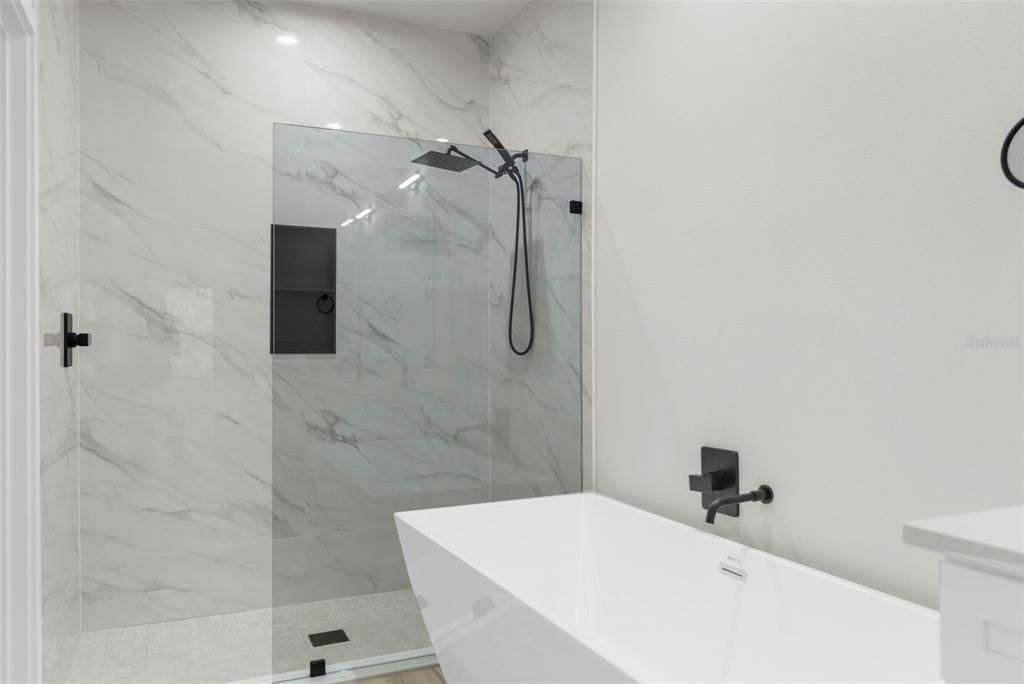 Active With Contract: $647,500 (4 beds, 2 baths, 2282 Square Feet)