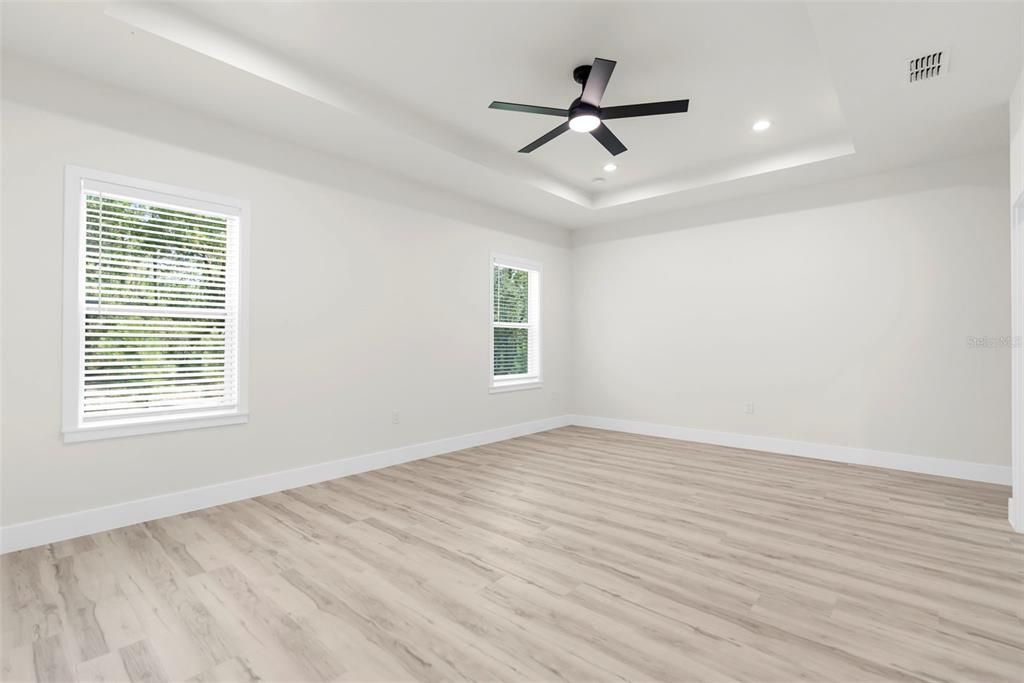 Active With Contract: $647,500 (4 beds, 2 baths, 2282 Square Feet)