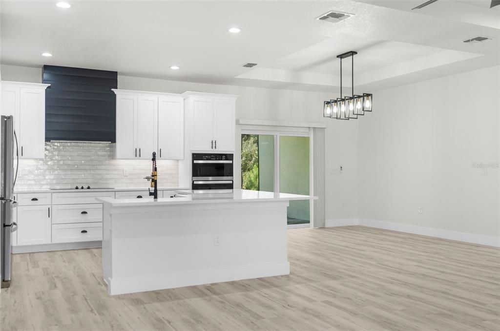 Active With Contract: $647,500 (4 beds, 2 baths, 2282 Square Feet)