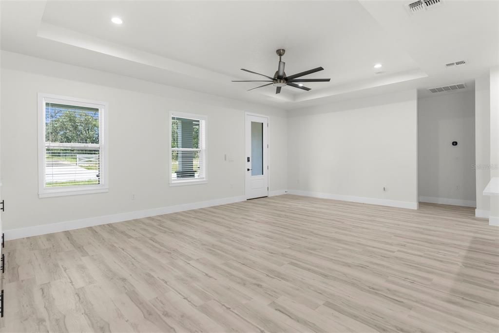 Active With Contract: $647,500 (4 beds, 2 baths, 2282 Square Feet)