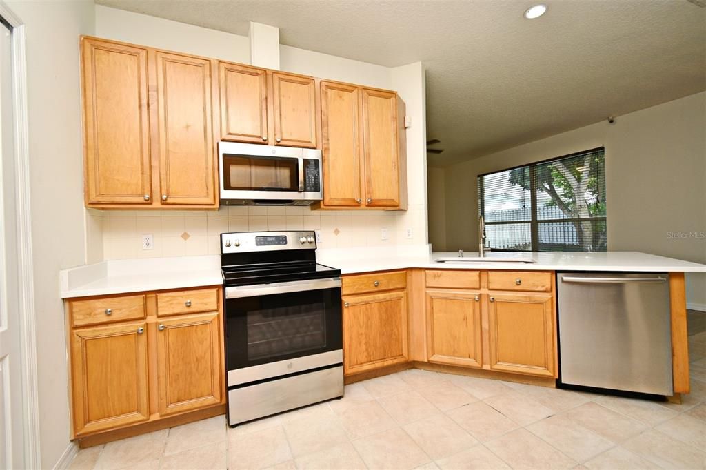 Active With Contract: $595,000 (4 beds, 2 baths, 2142 Square Feet)