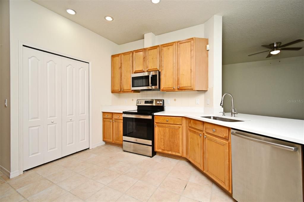 Active With Contract: $595,000 (4 beds, 2 baths, 2142 Square Feet)