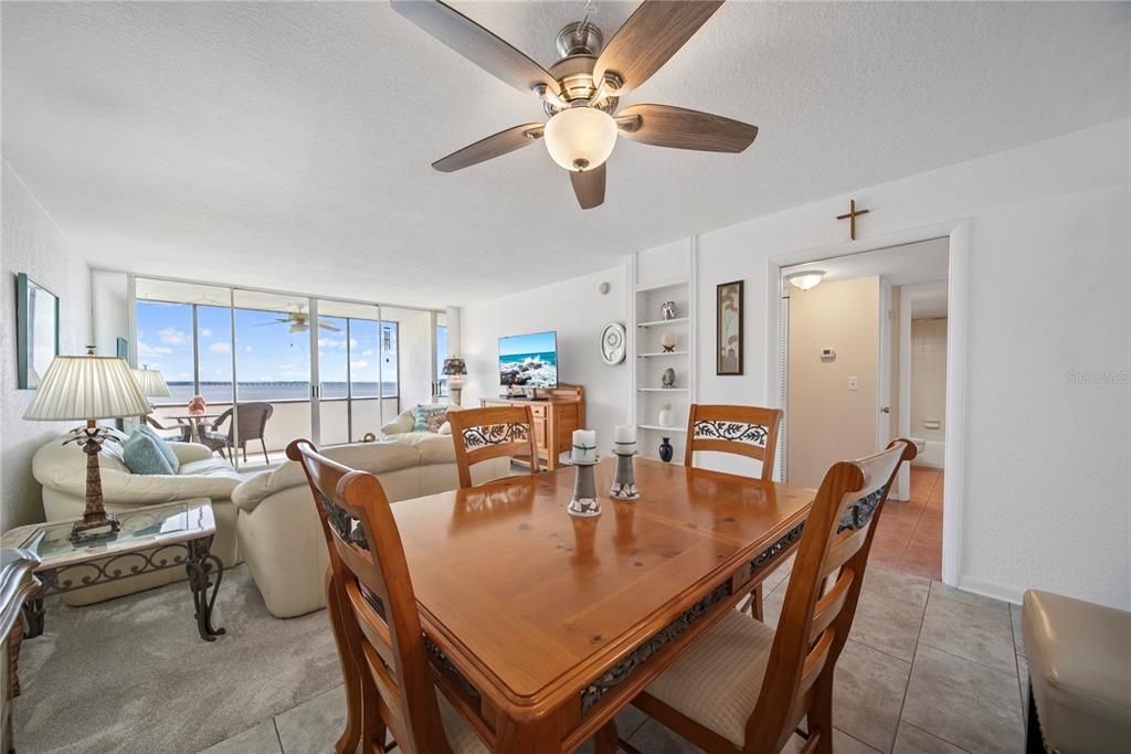 待售: $212,900 (2 贝兹, 2 浴室, 1050 平方英尺)