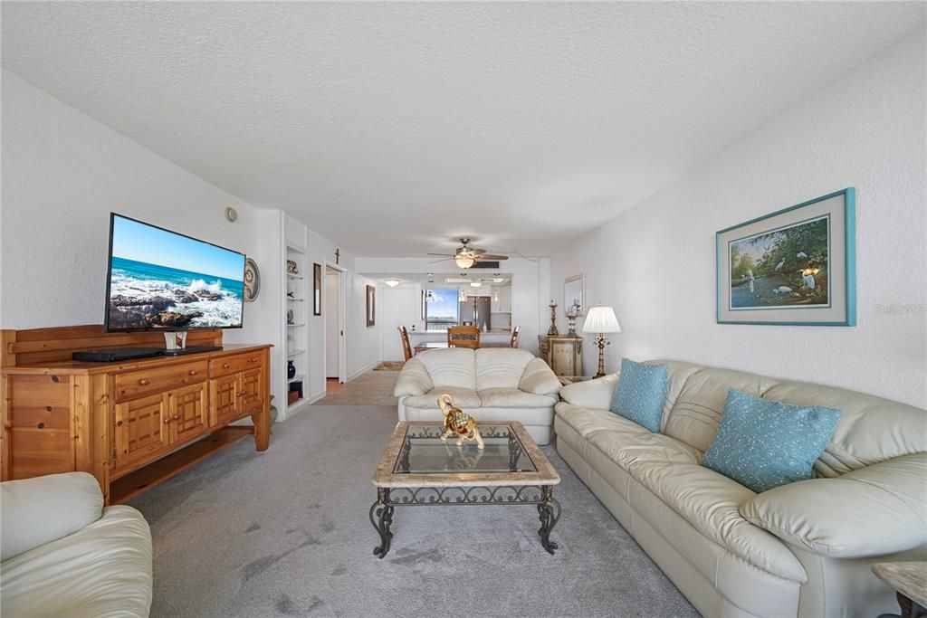 待售: $212,900 (2 贝兹, 2 浴室, 1050 平方英尺)