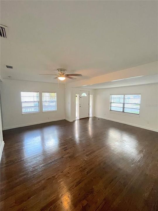 待售: $479,000 (3 贝兹, 2 浴室, 1272 平方英尺)