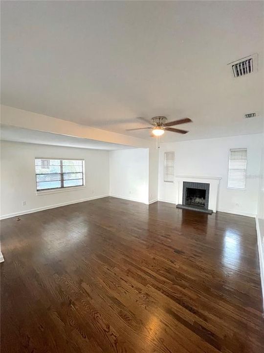 待售: $479,000 (3 贝兹, 2 浴室, 1272 平方英尺)