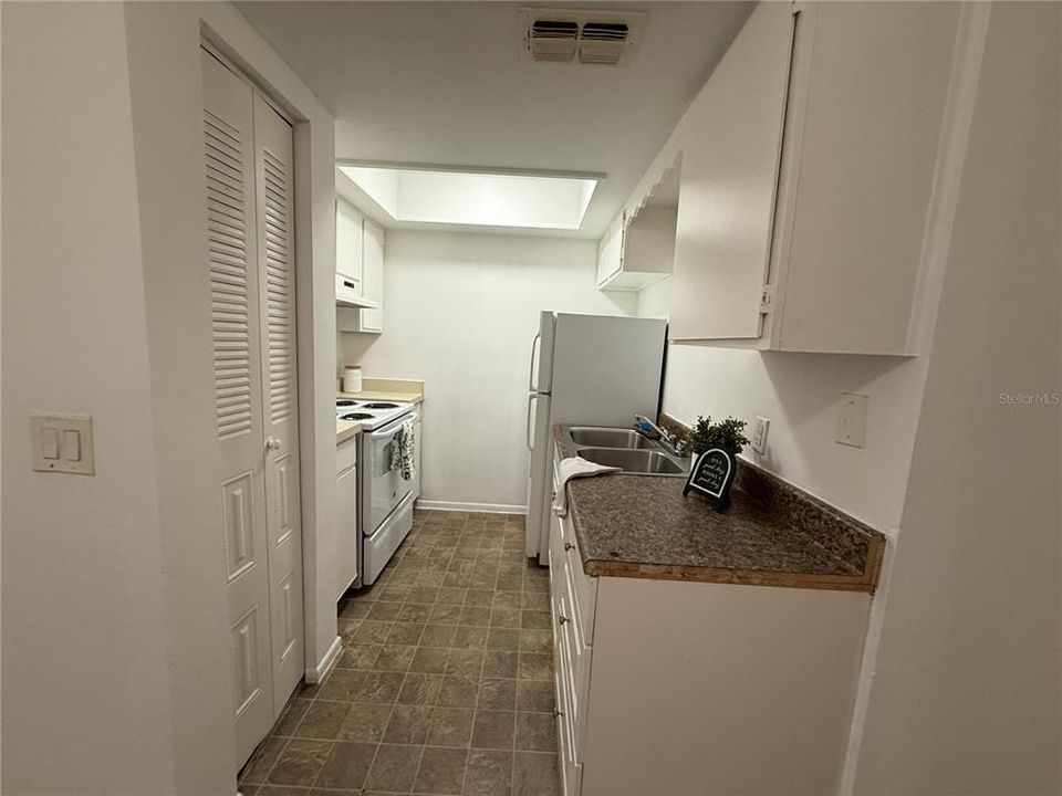 For Rent: $800 (1 beds, 1 baths, 603 Square Feet)