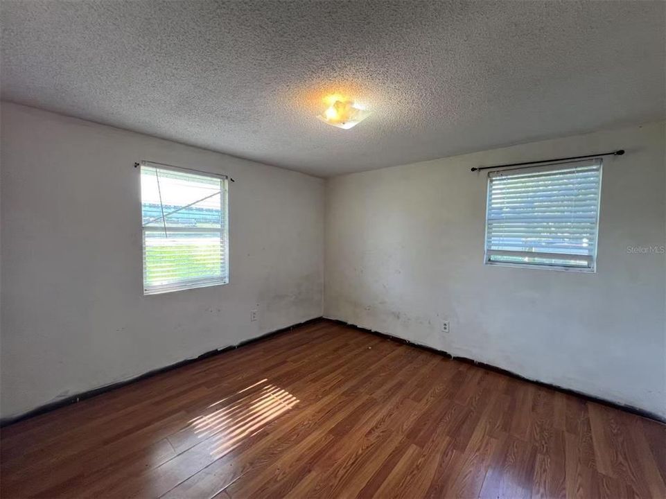 待售: $240,000 (3 贝兹, 2 浴室, 1152 平方英尺)