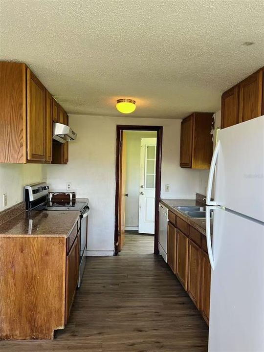 待售: $240,000 (3 贝兹, 2 浴室, 1152 平方英尺)