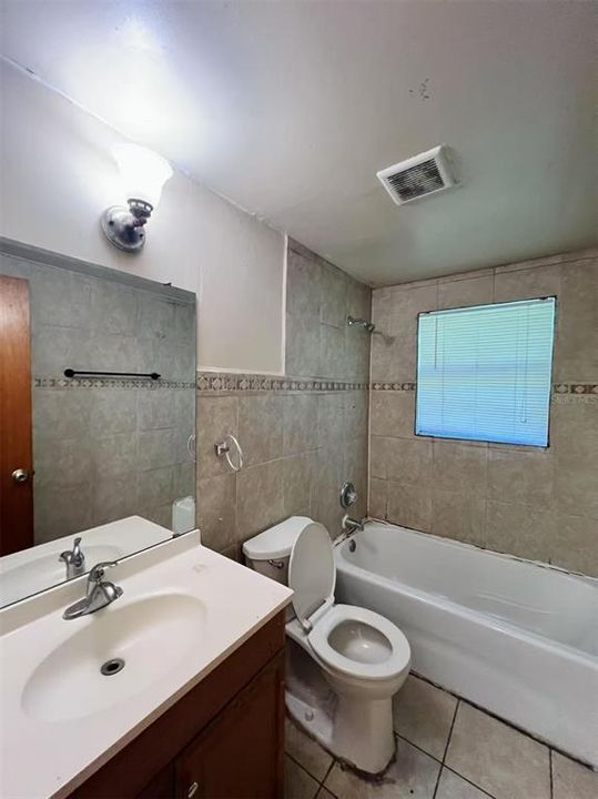 待售: $240,000 (3 贝兹, 2 浴室, 1152 平方英尺)