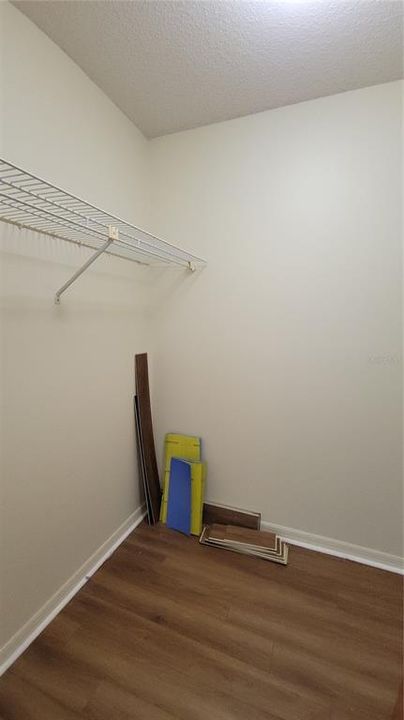 На продажу: $188,000 (2 спален, 2 ванн, 1049 Квадратных фут)