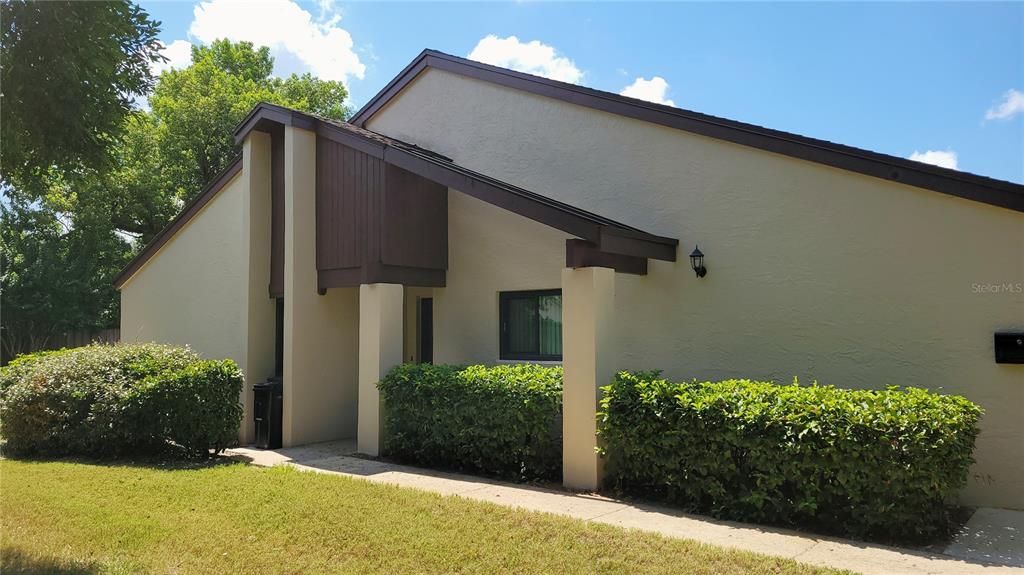 На продажу: $188,000 (2 спален, 2 ванн, 1049 Квадратных фут)