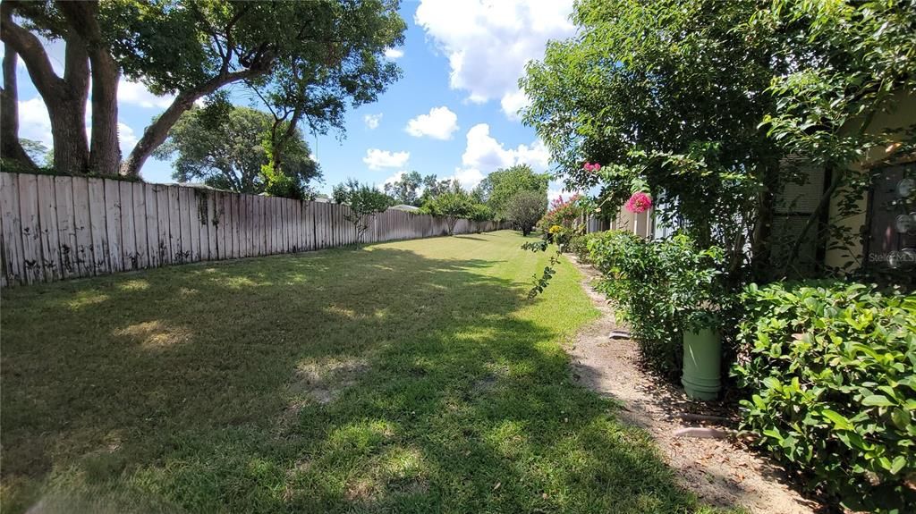 На продажу: $188,000 (2 спален, 2 ванн, 1049 Квадратных фут)