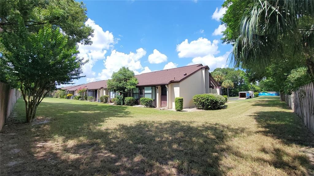 На продажу: $188,000 (2 спален, 2 ванн, 1049 Квадратных фут)