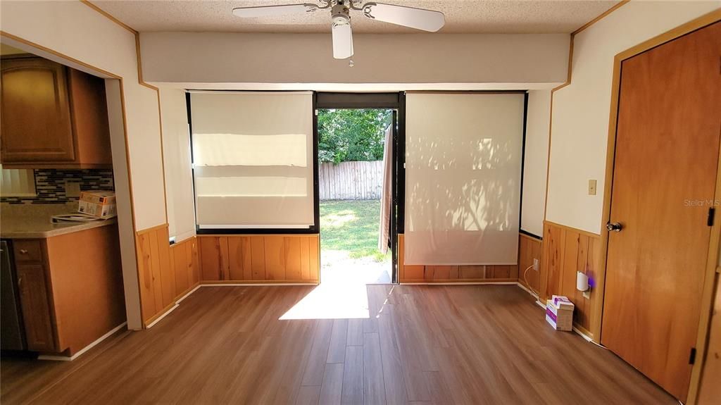 На продажу: $188,000 (2 спален, 2 ванн, 1049 Квадратных фут)