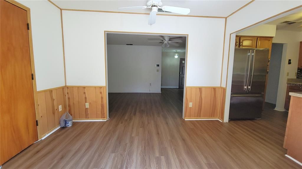 На продажу: $188,000 (2 спален, 2 ванн, 1049 Квадратных фут)