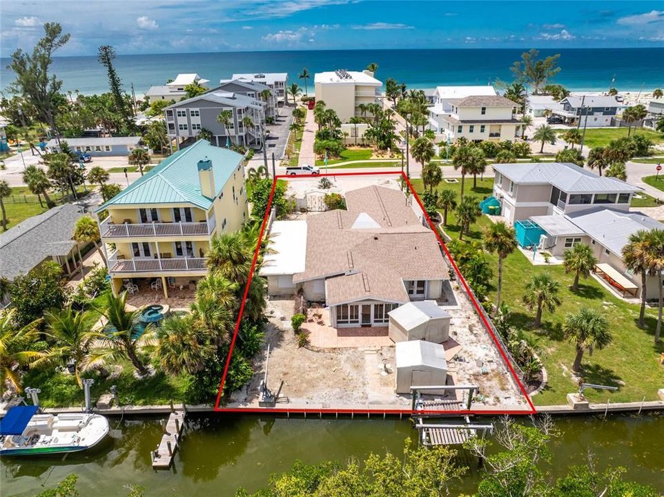 Под контрактом: $679,000 (3 спален, 2 ванн, 2026 Квадратных фут)