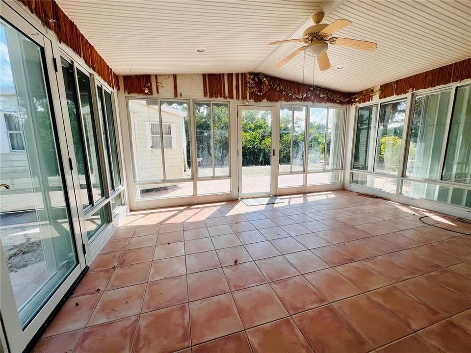 Под контрактом: $679,000 (3 спален, 2 ванн, 2026 Квадратных фут)