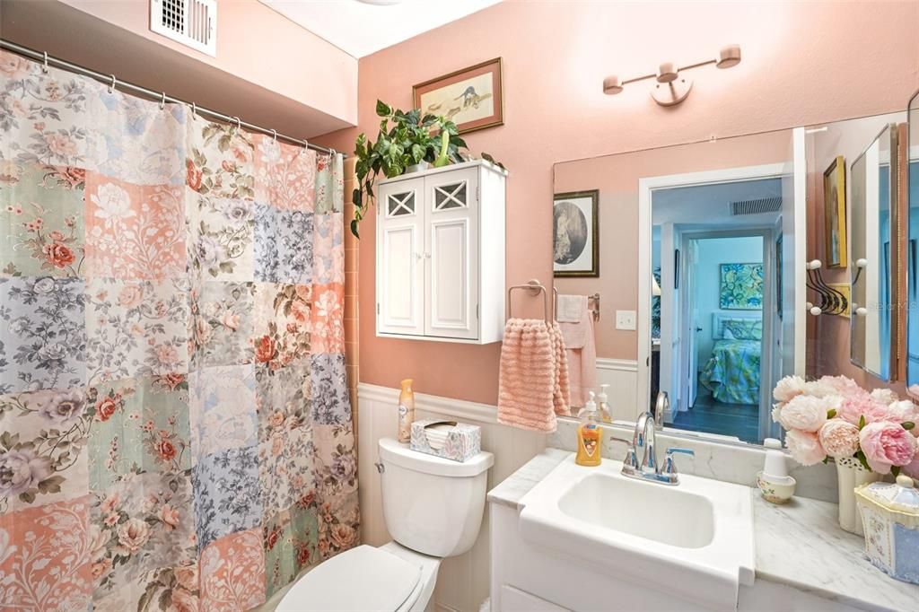 For Sale: $195,900 (2 beds, 2 baths, 1266 Square Feet)