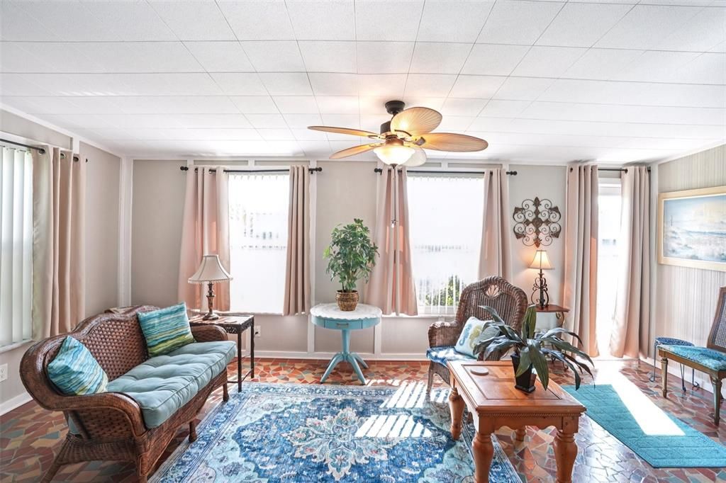For Sale: $195,900 (2 beds, 2 baths, 1266 Square Feet)
