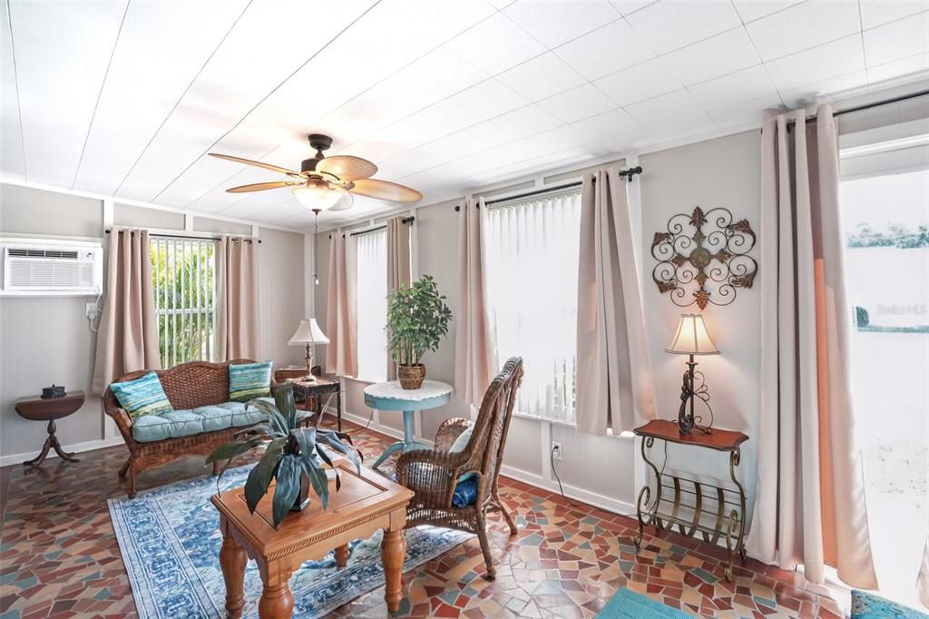 For Sale: $195,900 (2 beds, 2 baths, 1266 Square Feet)