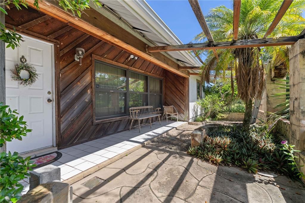 En Venta: $689,000 (3 camas, 4 baños, 1664 Pies cuadrados)