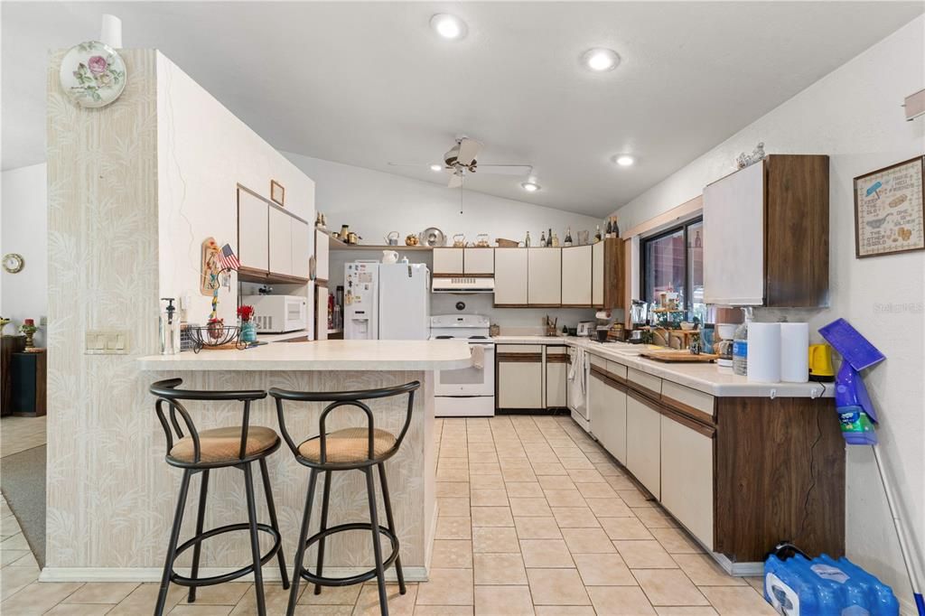 En Venta: $689,000 (3 camas, 4 baños, 1664 Pies cuadrados)