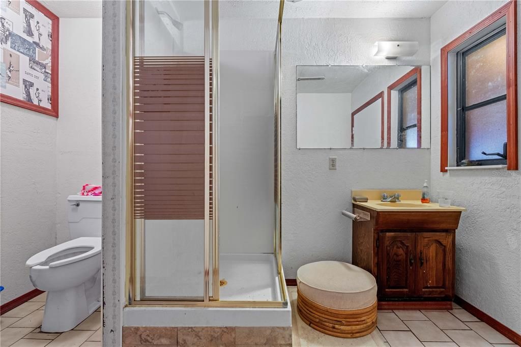 En Venta: $689,000 (3 camas, 4 baños, 1664 Pies cuadrados)