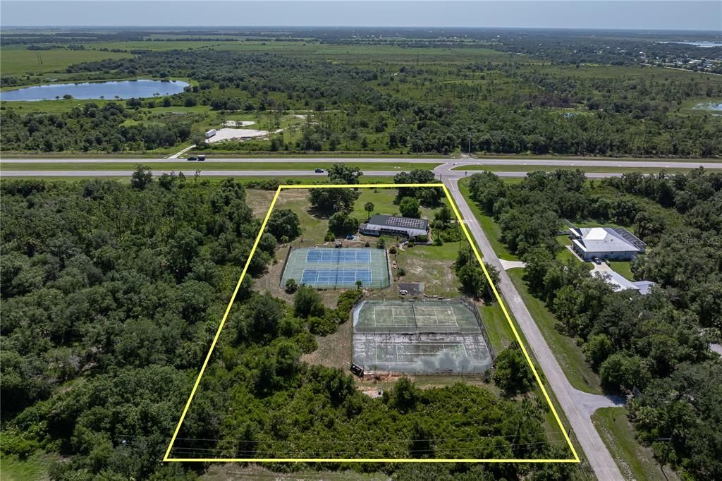 En Venta: $689,000 (3 camas, 4 baños, 1664 Pies cuadrados)