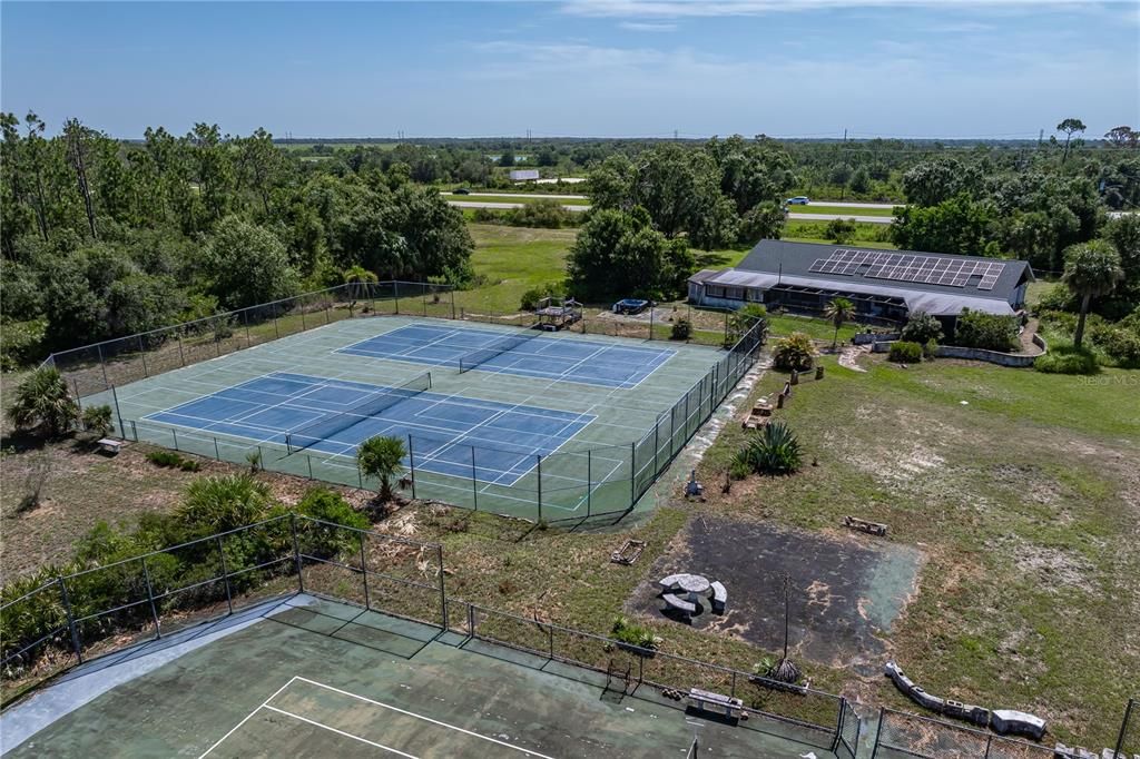 En Venta: $689,000 (3 camas, 4 baños, 1664 Pies cuadrados)