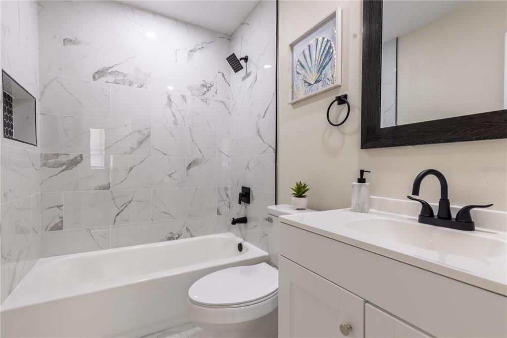 На продажу: $264,900 (3 спален, 2 ванн, 1088 Квадратных фут)