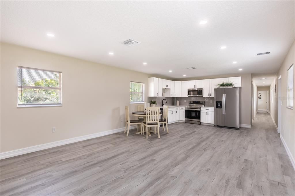 На продажу: $264,900 (3 спален, 2 ванн, 1088 Квадратных фут)