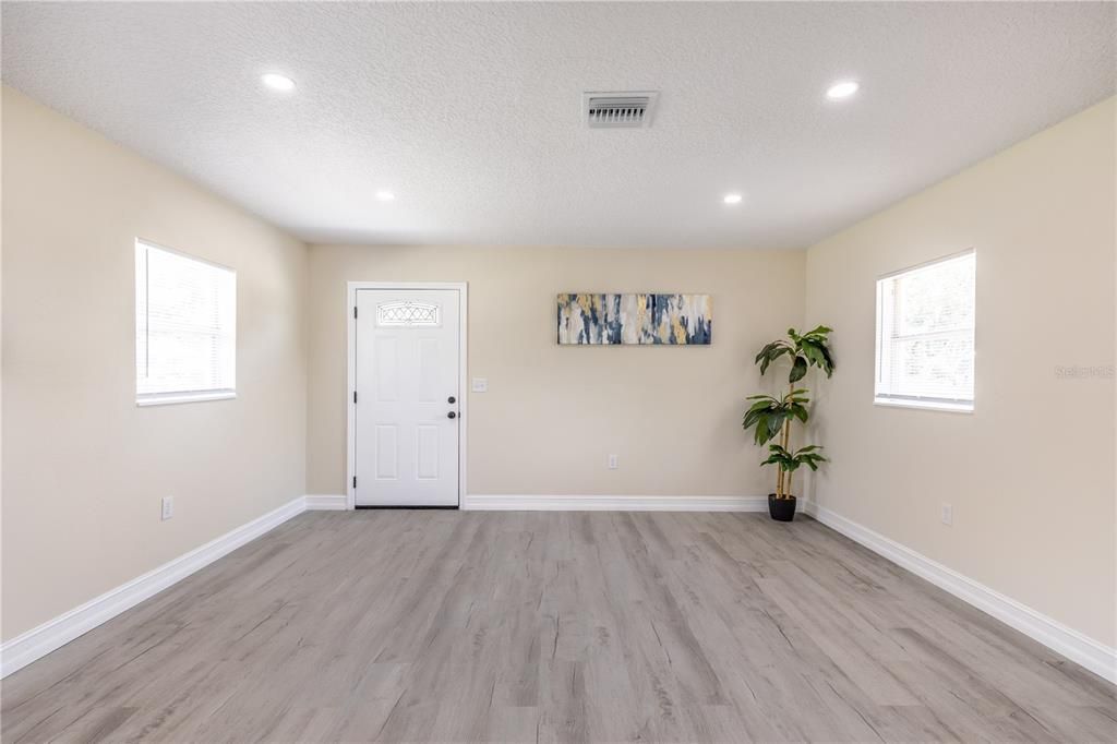 На продажу: $264,900 (3 спален, 2 ванн, 1088 Квадратных фут)