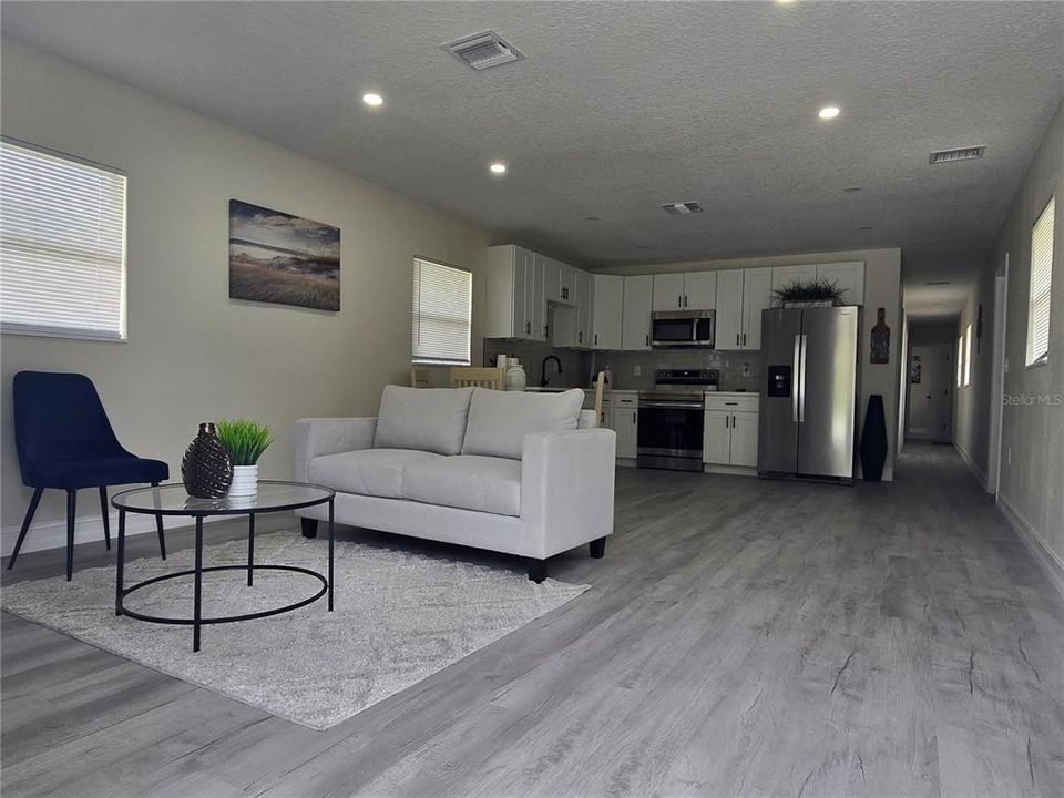 На продажу: $264,900 (3 спален, 2 ванн, 1088 Квадратных фут)