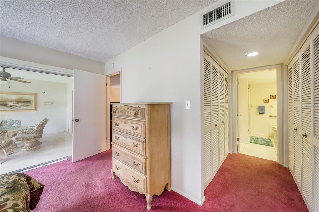 For Sale: $120,000 (2 beds, 2 baths, 1114 Square Feet)