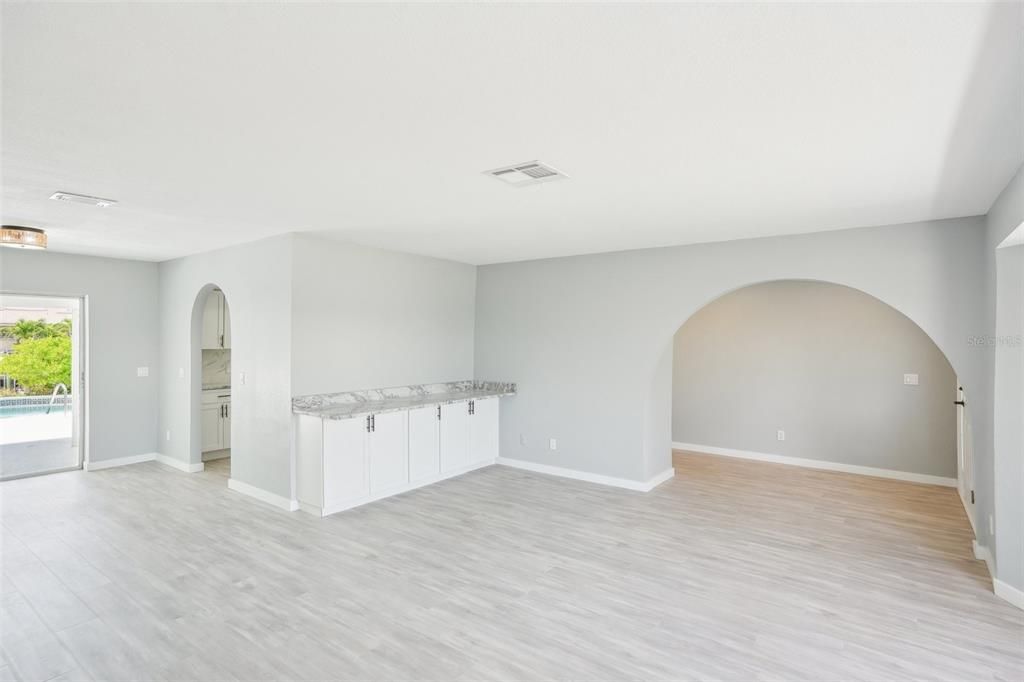 合同活跃: $514,950 (3 贝兹, 2 浴室, 2087 平方英尺)