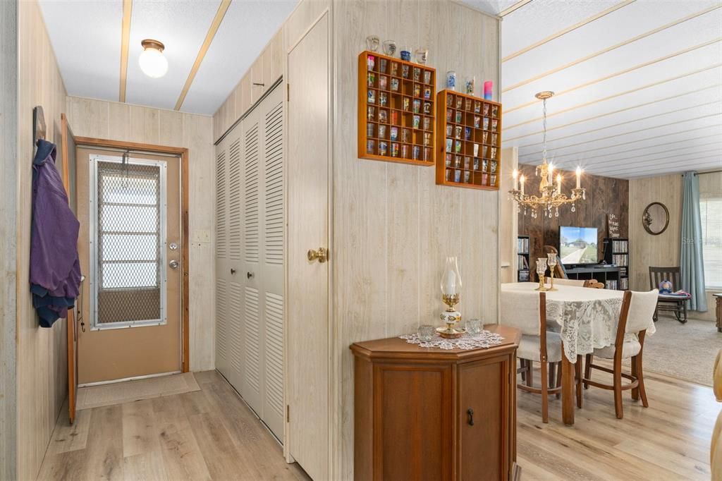 Под контрактом: $149,900 (2 спален, 2 ванн, 1288 Квадратных фут)