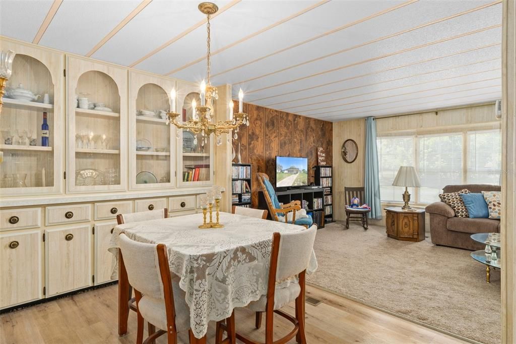 Под контрактом: $149,900 (2 спален, 2 ванн, 1288 Квадратных фут)