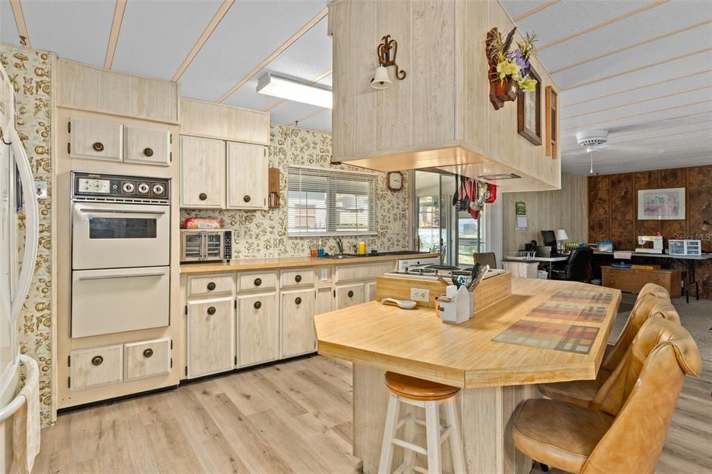 Под контрактом: $149,900 (2 спален, 2 ванн, 1288 Квадратных фут)