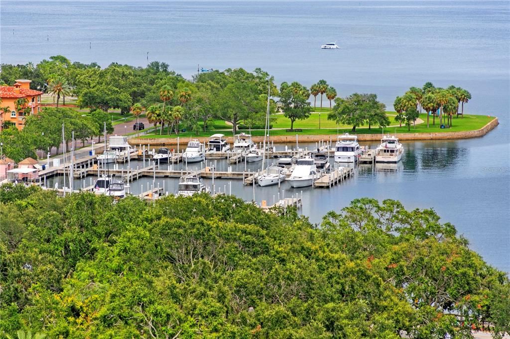 Activo con contrato: $2,450,000 (3 camas, 3 baños, 2156 Pies cuadrados)