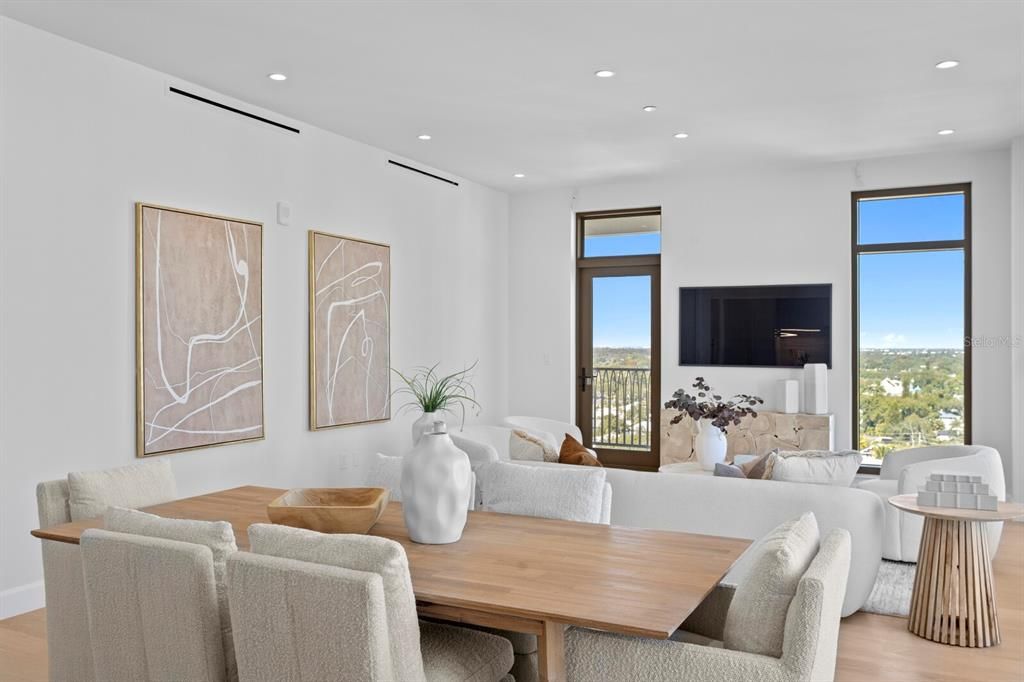 Activo con contrato: $2,450,000 (3 camas, 3 baños, 2156 Pies cuadrados)