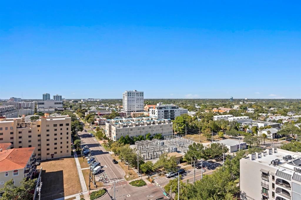 Activo con contrato: $2,450,000 (3 camas, 3 baños, 2156 Pies cuadrados)