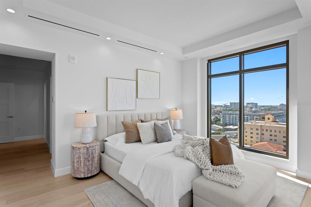 Activo con contrato: $2,450,000 (3 camas, 3 baños, 2156 Pies cuadrados)