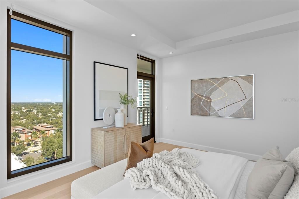 Activo con contrato: $2,450,000 (3 camas, 3 baños, 2156 Pies cuadrados)