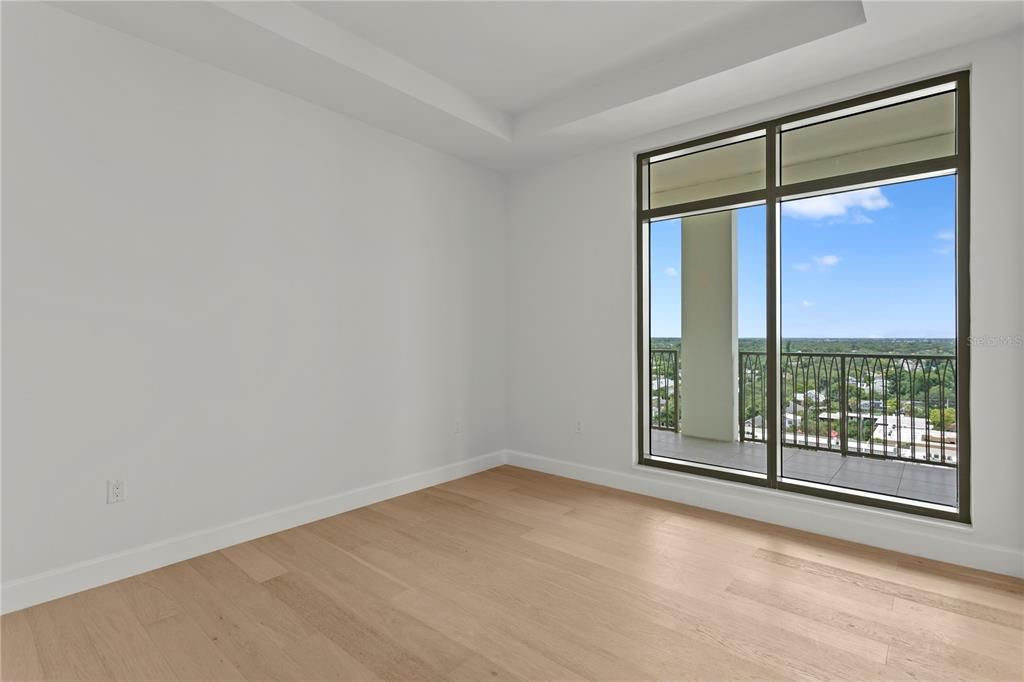 Activo con contrato: $2,450,000 (3 camas, 3 baños, 2156 Pies cuadrados)