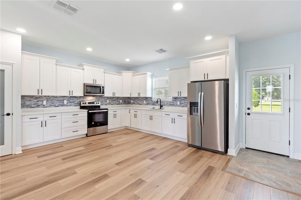 For Rent: $2,595 (3 beds, 2 baths, 2244 Square Feet)